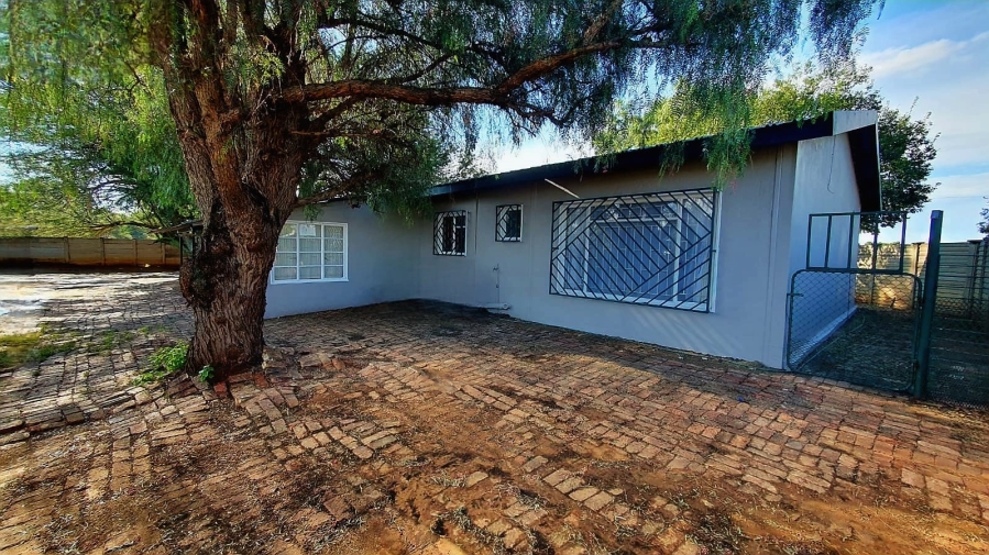 4 Bedroom Property for Sale in Bloemfontein Rural Free State